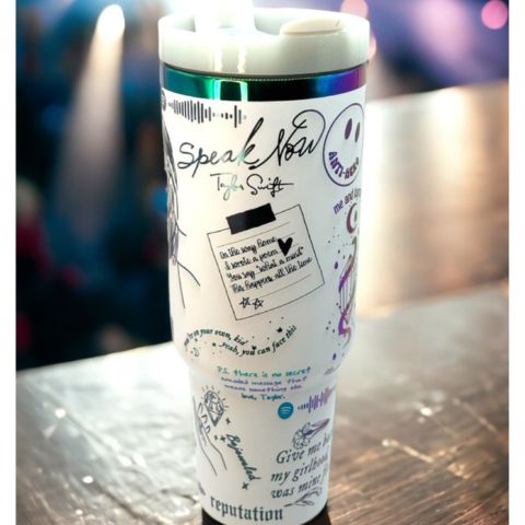 Durable insulated stainless steel water bottle, a sustainable choice for eco-friendly hydration.
