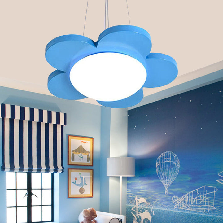 Charming flower petal LED light, perfect for a girl's bedroom or nursery.