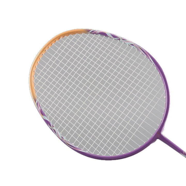 High-performance lilac badminton racket, lightweight and durable for competitive unisex sports athletes.