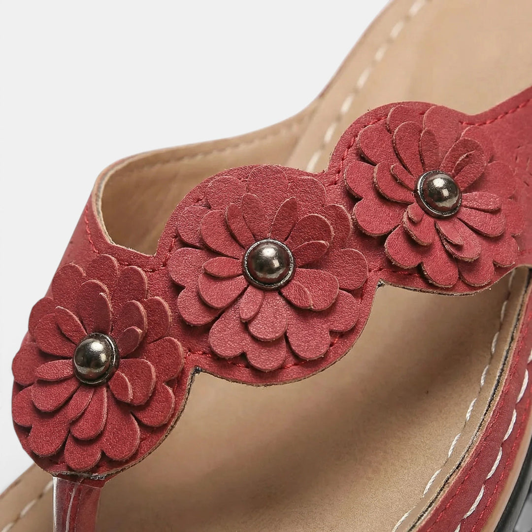 Breathable women's lightweight sandals with a stylish design, great for active summer walking and comfort.