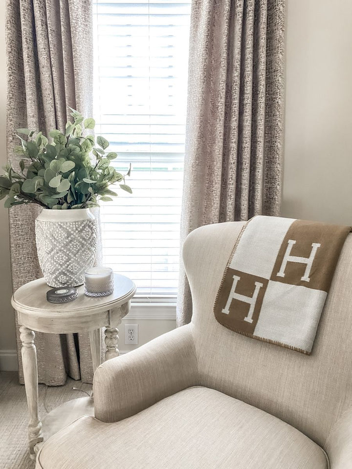 Thoughtful gift: a warm & ultra soft unisex wool cashmere throw blanket, 140x170 cm.