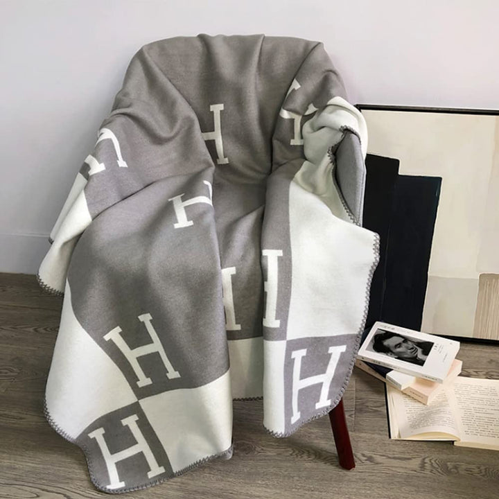 Large 140x170 cm wool cashmere throw blanket, unbelievably soft & wonderfully warm.