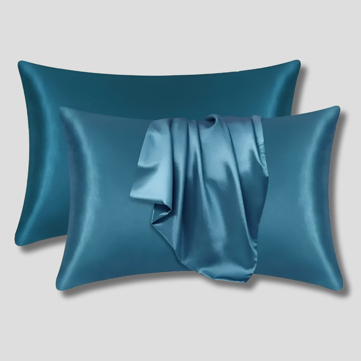 Experience beauty sleep with this luxurious Mulberry silk pillowcase. Benefits hair, skin, & sleep comfort.