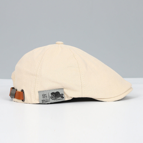 Versatile unisex adjustable beret, offering comfortable wear & sun protection. A modern classic for any outfit.