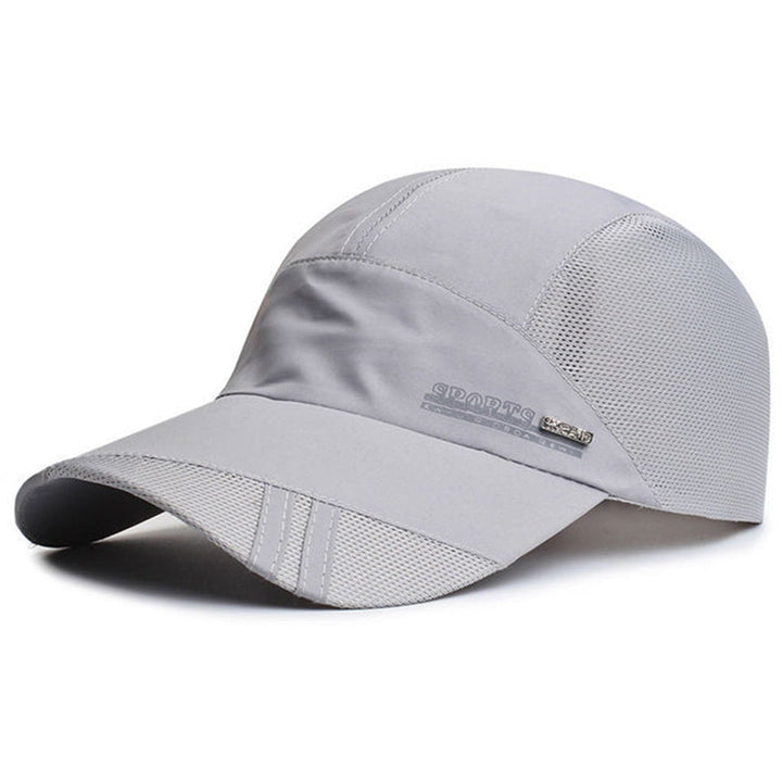 Breathable men's running cap. Adjustable polyester sports hat for performance & sun protection during workouts.