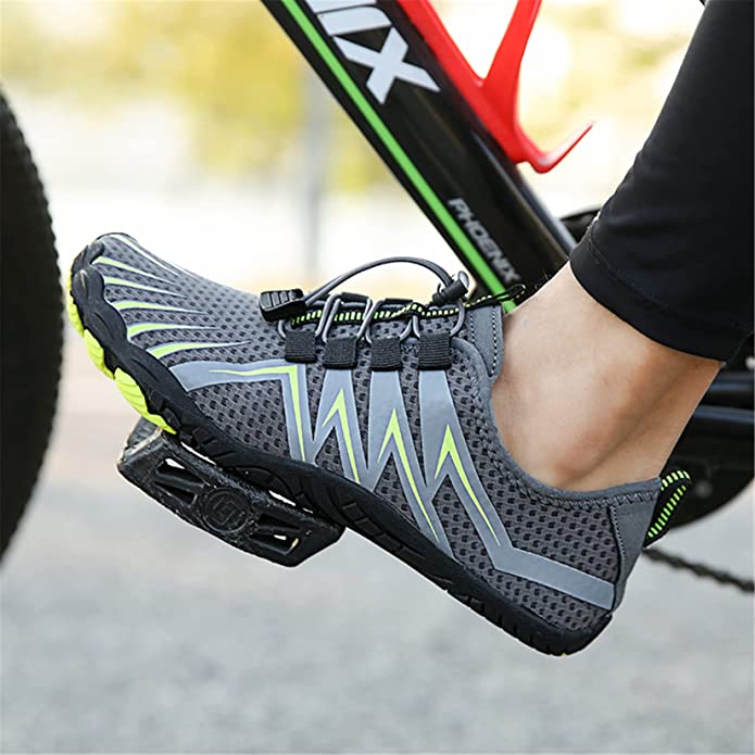 Men's wide fit & flexible barefoot shoes, promoting natural foot movement & all-day comfort.
