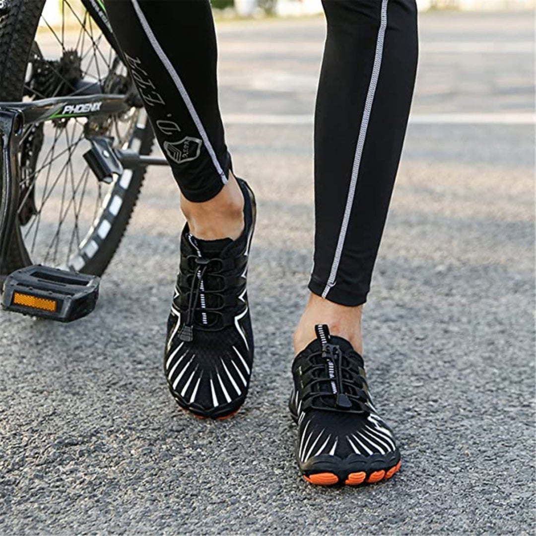Athletic men's barefoot shoes, wide fit & flexible, for natural movement during workouts & runs.