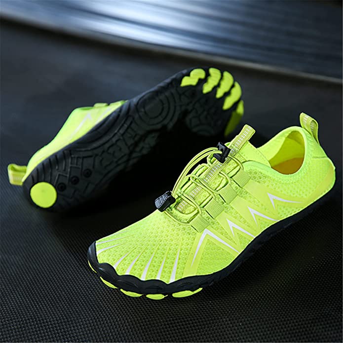 Outdoor men's barefoot shoes, wide fit & flexible, for natural walking on various terrains.