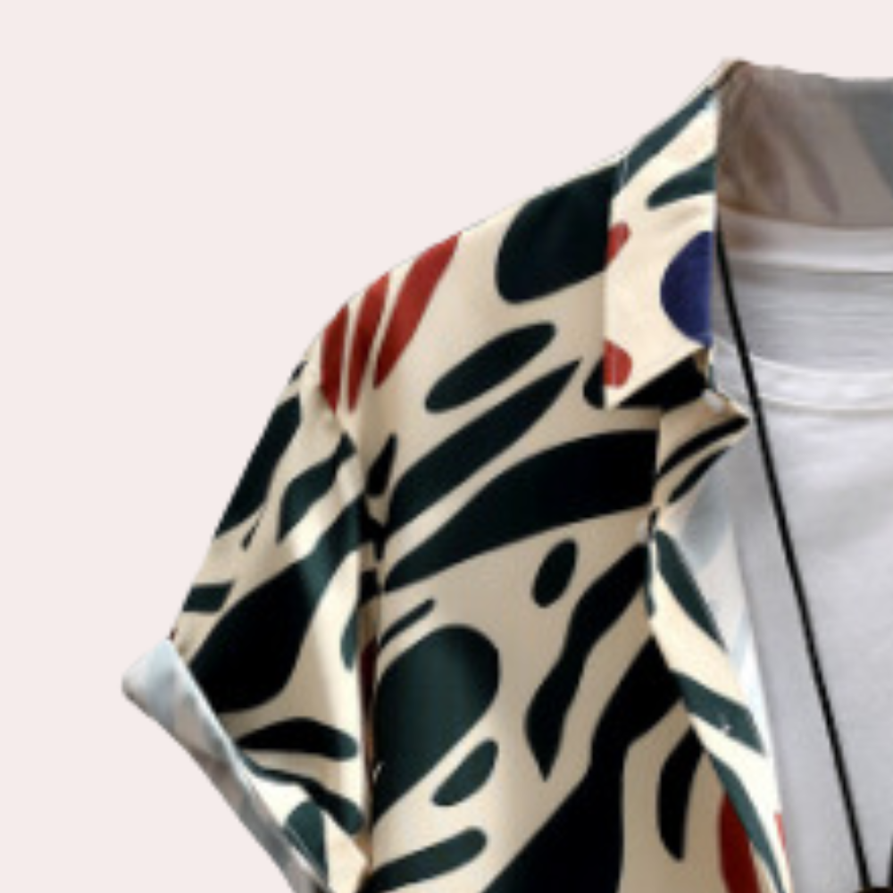 Casual men's summer shirt, relaxed fit, beige with a striking abstract pattern, ideal for daily fashion.