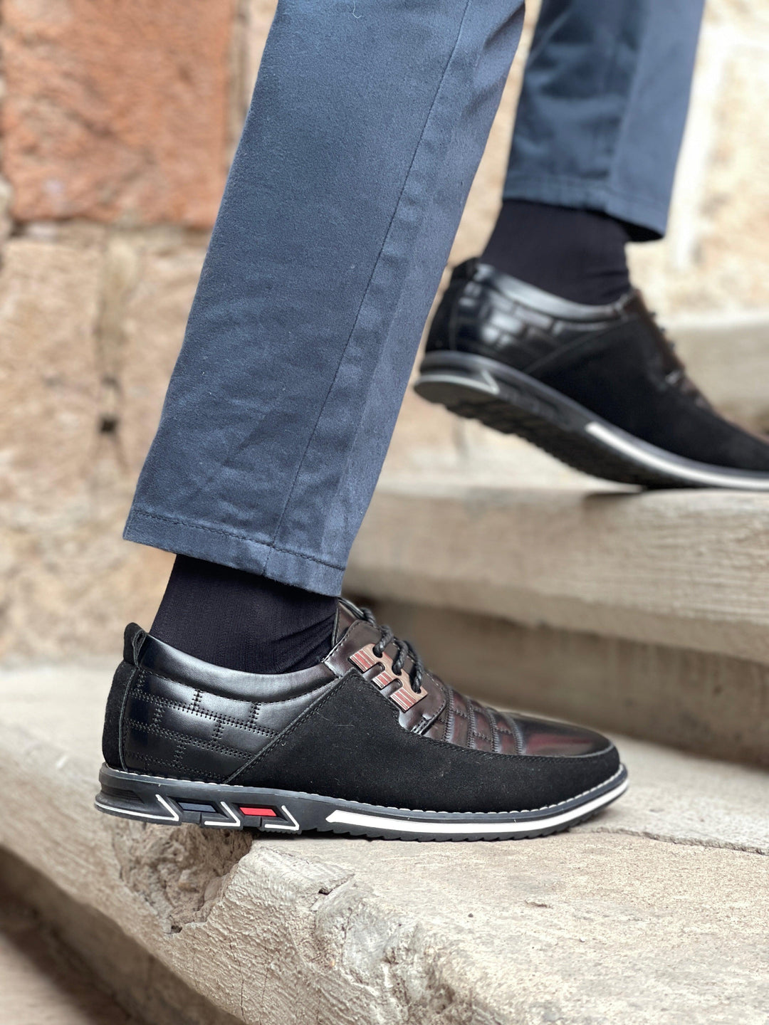 Comfortable men's lace-up smart shoes, perfect for office wear & versatile casual fashion. Black finish.