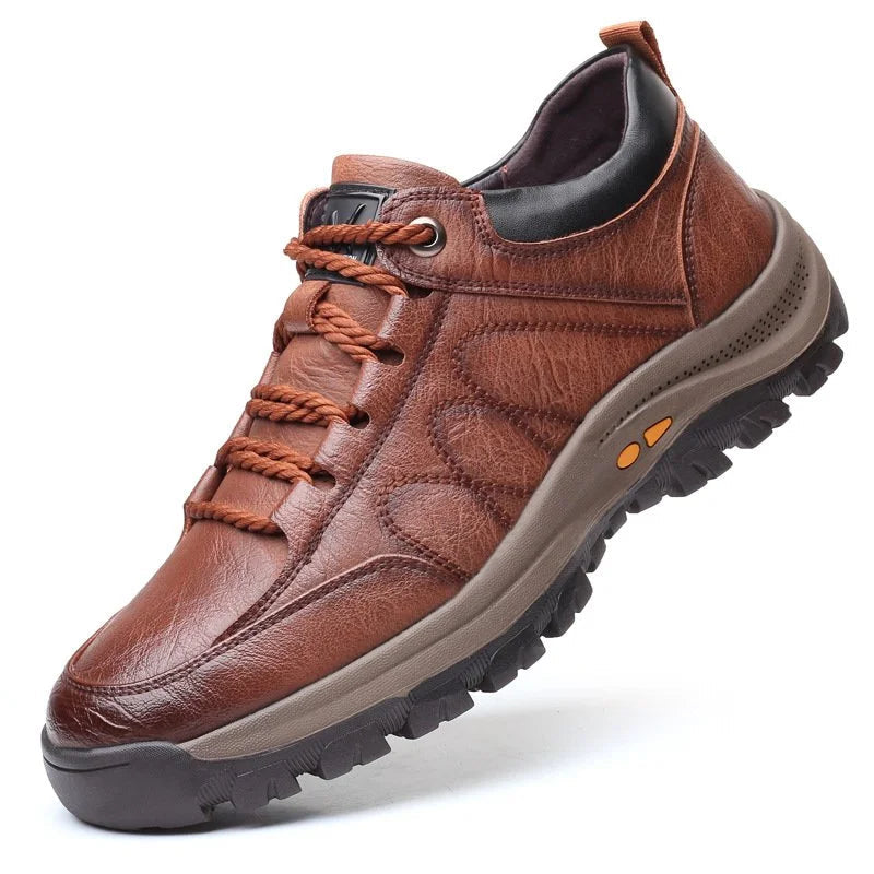 Men's black orthopedic walking shoes for arch support & comfort. Ideal for daily walks & outdoor activity.