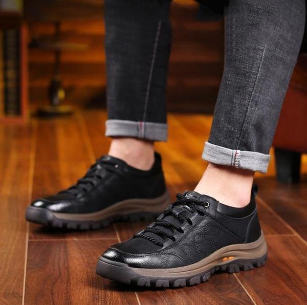 Stylish men's casual orthopedic shoes. Offers superior support & comfort for everyday wear & walks.