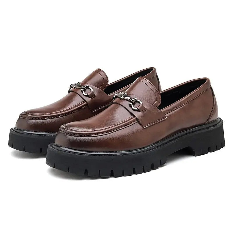 Smart casual men's loafers, brown, slip-on style with a fashionable metal buckle, for everyday wear.
