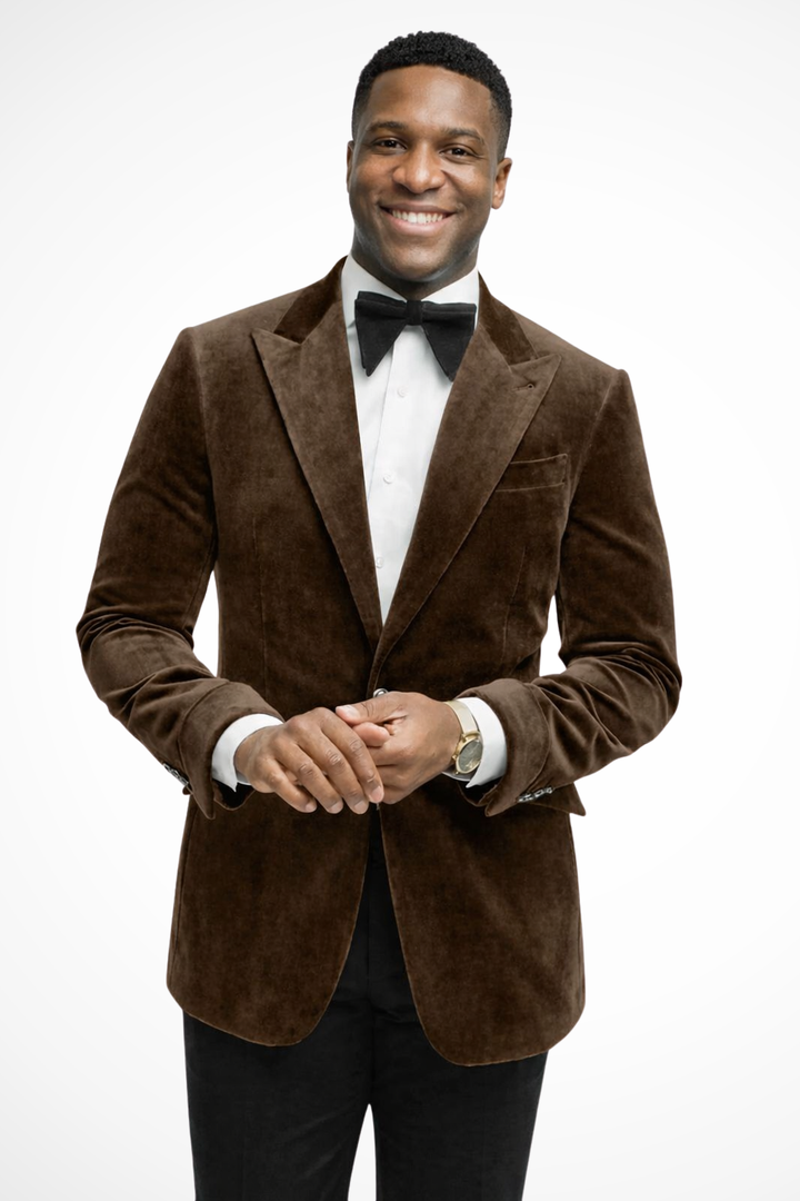 Men's emerald green Jasper peak lapel tailored fit blazer for formal events & wedding guests.