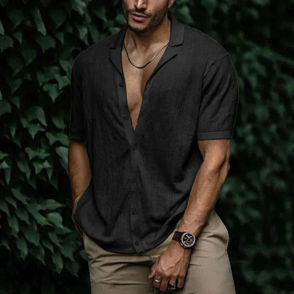 Stylish men's breathable linen button-up shirt, perfect for a relaxed summer holiday look.