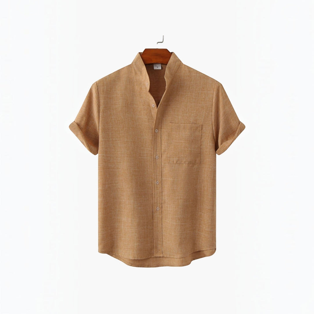 Breathable short sleeve men's shirt for comfortable vacation style.
