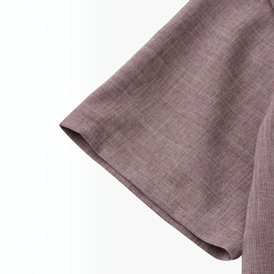 Vacation-ready men's shirt with a mandarin collar and short sleeves.