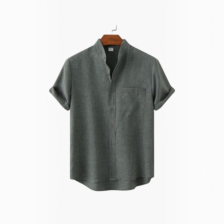 Men's casual summer shirt: relaxed fit, mandarin collar, travel-friendly.