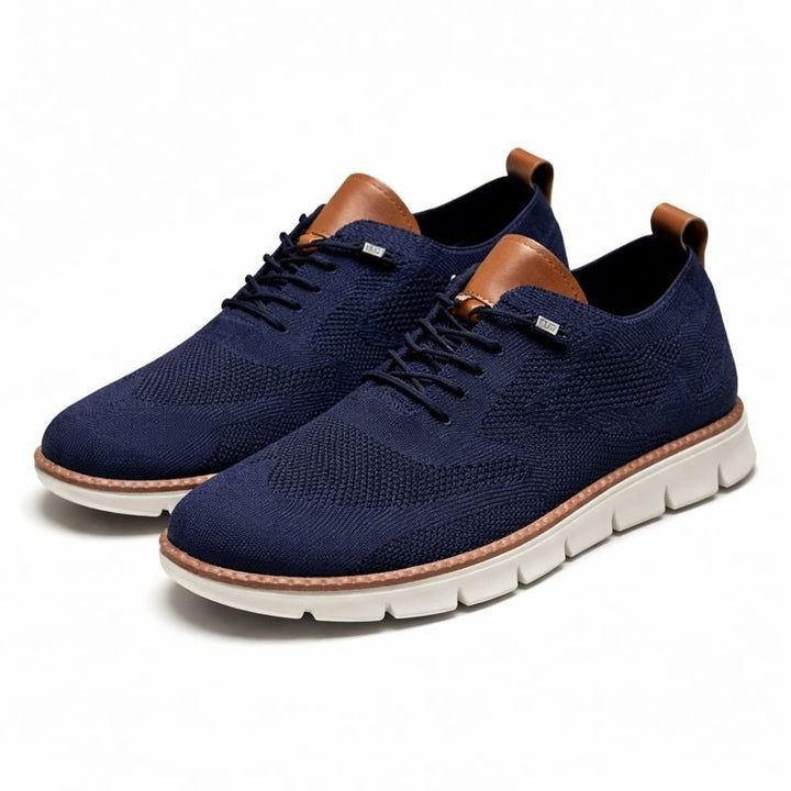 Men's casual mesh trainers with cushioned sole, offering breathable comfort and support.