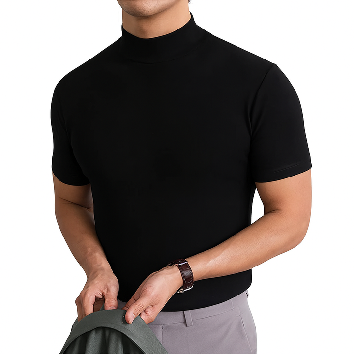Comfortable men's short-sleeve turtleneck for summer, made with breathable fabric, ideal for casual wear.
