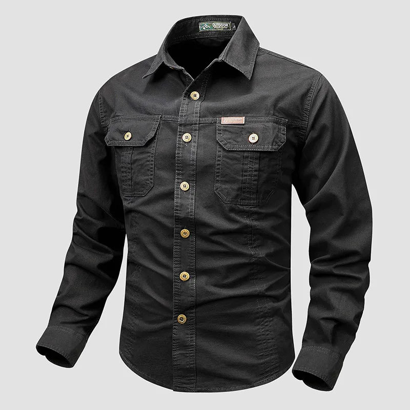 Stylish men's button-down Oxford shirt, long sleeves, with practical chest pockets for everyday fashion.