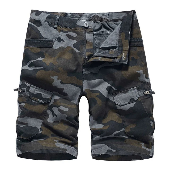 Comfortable men's camouflage shorts, knee-length cargo design with belt, great for summer casual and outdoor activities.