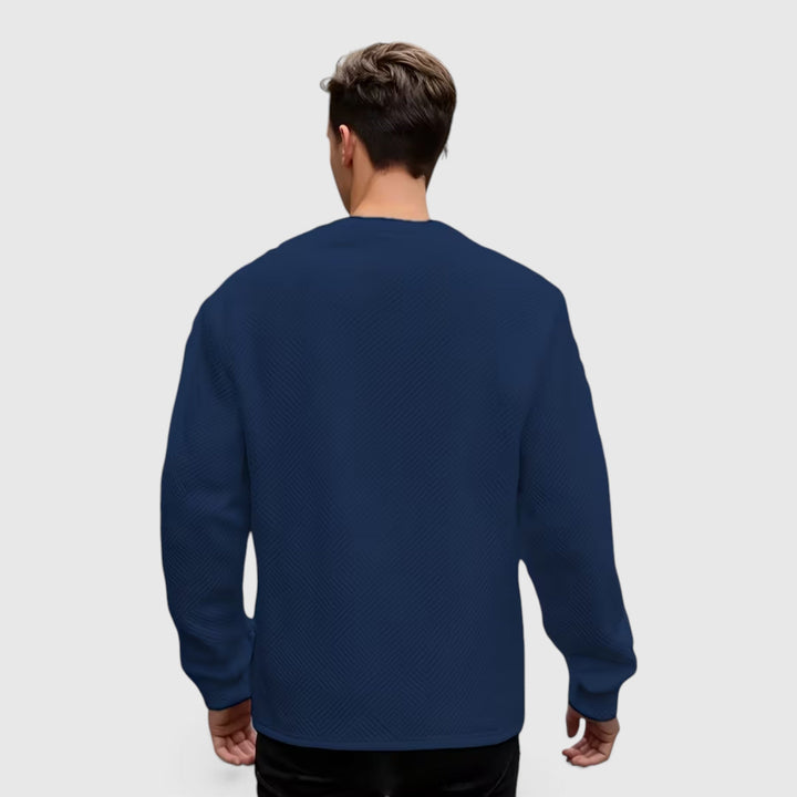 Men's fashion crew neck sweatshirt, comfortable pullover for casual spring style.