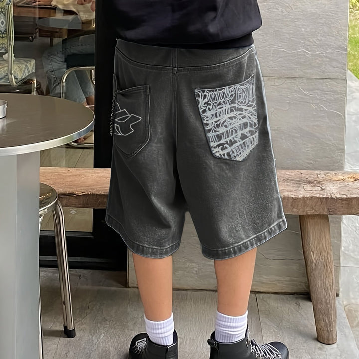 Men's casual embroidered shorts, perfect for a relaxed yet stylish summer look. Loose denim fit.