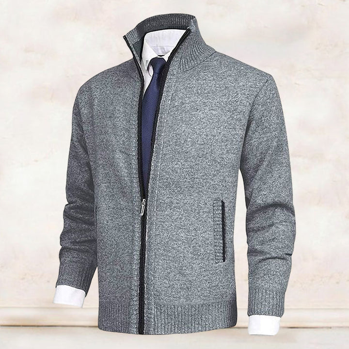 Warm men's full-zip collared cardigan for comfortable autumn and winter layering, featuring a versatile design.