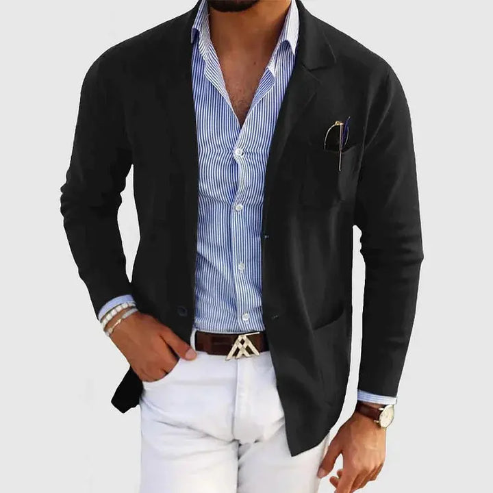 Sharp men's knit blazer with a tailored fit, combining comfort and style for any modern smart casual ensemble.