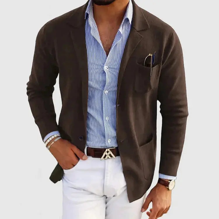 Relaxed yet sharp men's knit blazer, an essential stylish jacket for contemporary men's smart casual fashion.