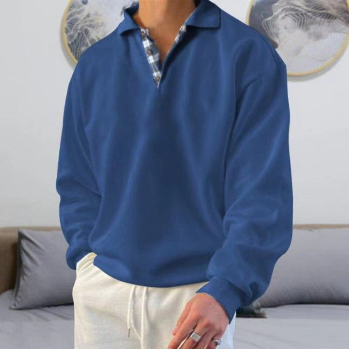 Soft men's casual long-sleeve sweater for comfort & style. Versatile, relaxed fit, everyday essential.