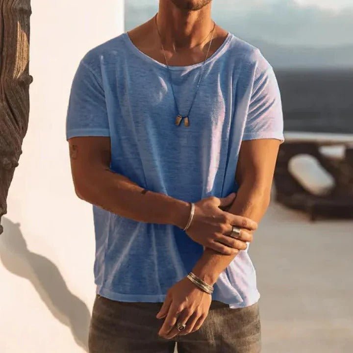 Classic men's short sleeve round neck t-shirt in a comfortable casual style, ideal everyday wear.