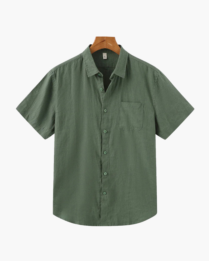 Casual men's summer short sleeve shirt for vacation, featuring a relaxed fit.