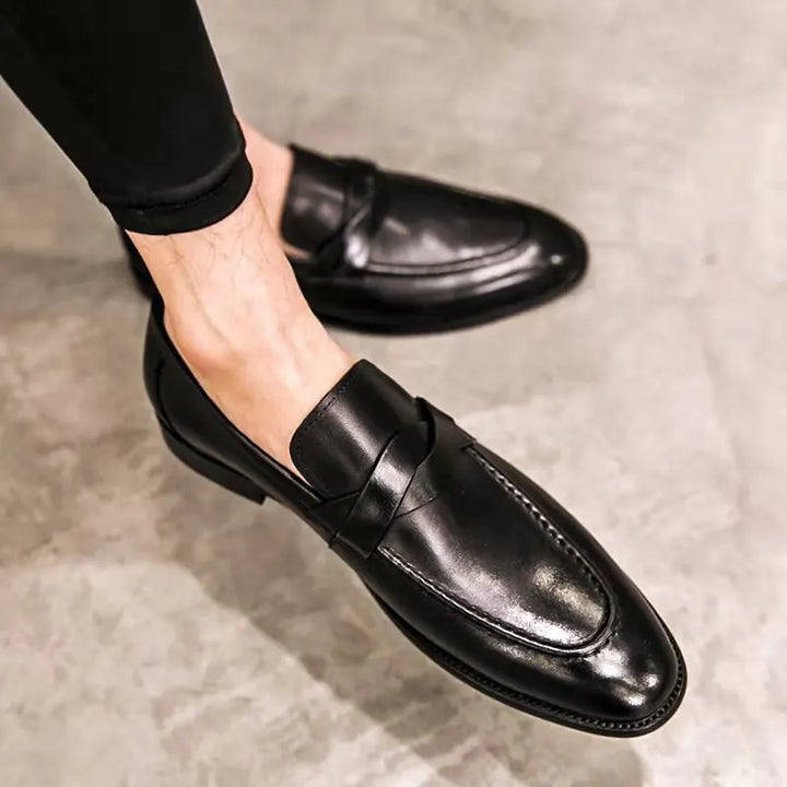Men's everyday comfort slip-on loafers, designed for easy wear and a relaxed yet stylish casual look.