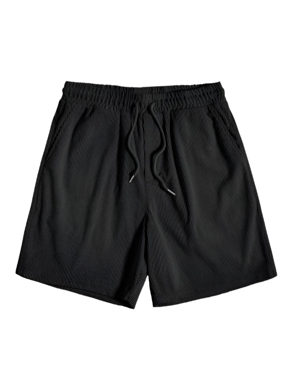 Versatile men's summer set: a comfortable short sleeve shirt paired with casual shorts for any occasion.