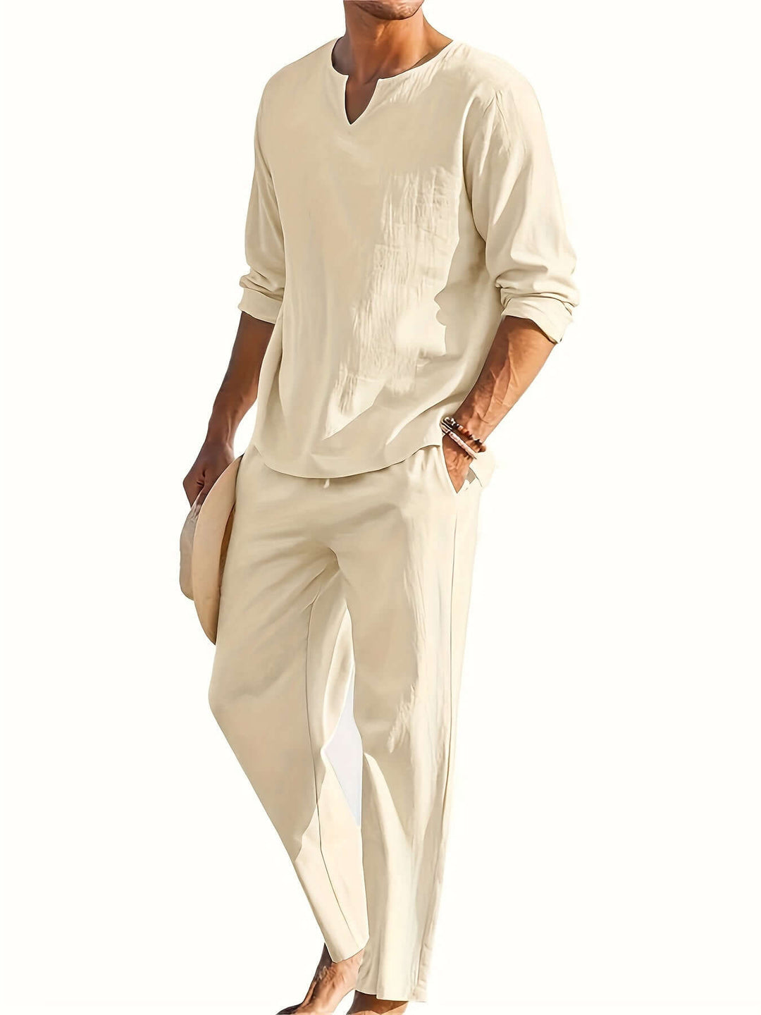 Comfortable men's two-piece casual outfit set, great for summer or autumn loungewear.
