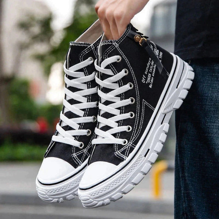 Stylish men's platform high-top sneakers, perfect for urban fashion. Lace-up design ensures a comfortable fit.
