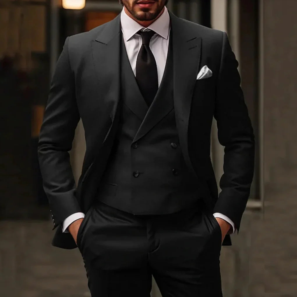 Men's classic 3-piece formal suit set for weddings & business. Elegant tailored men's attire.
