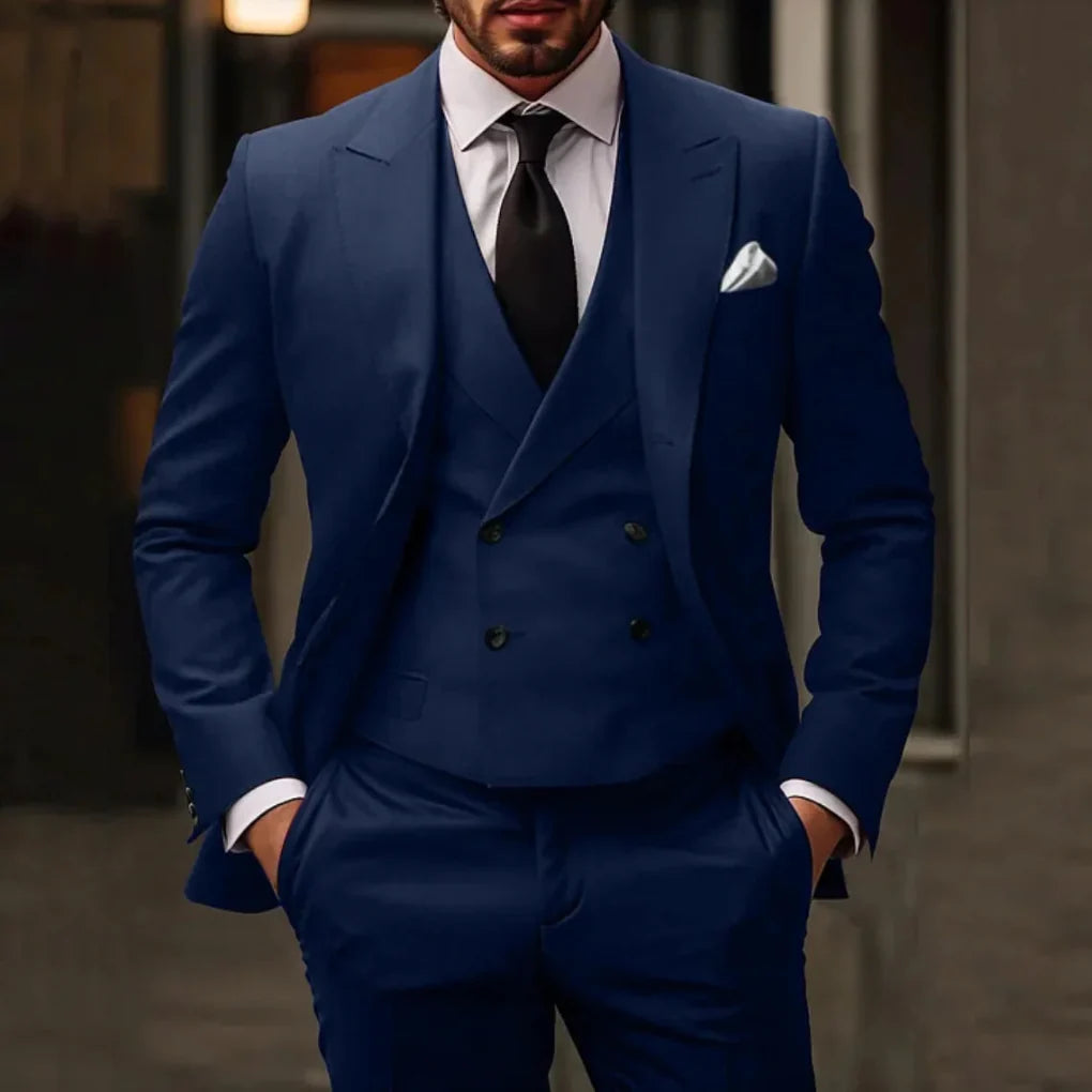 Elegant men's 3-piece wedding suit set. Classic formal wear, perfect for grooms and special events.