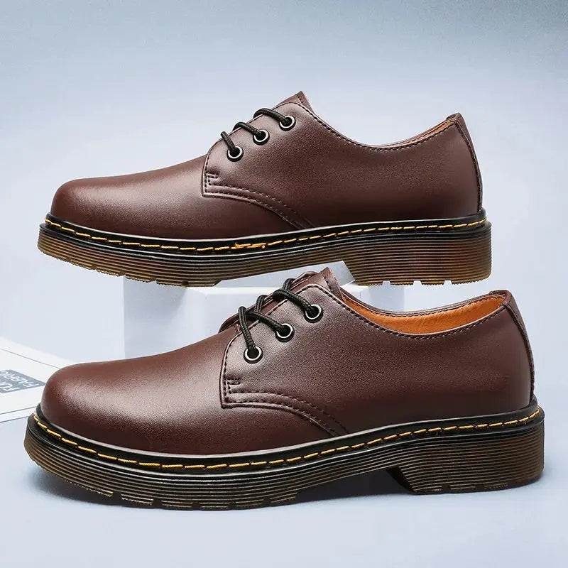Classic men's lace-up Oxford shoes, ideal for business, weddings, and special formal occasions.
