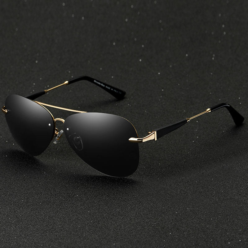 Stylish men's black aviator sunglasses with polarized lenses, offering superior UV protection & clear vision.
