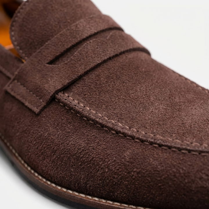 Versatile men's penny loafers. Classic slip-on dress shoes for both smart casual outfits and formal events.