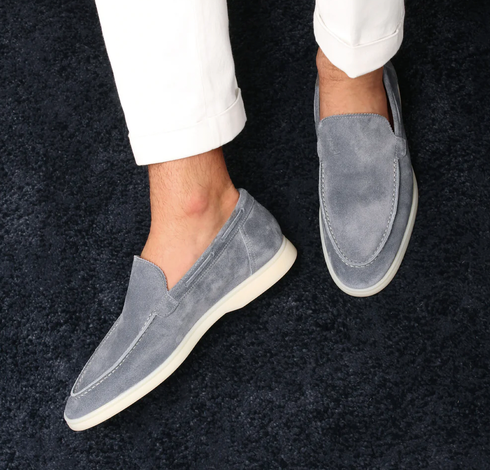 High-quality men's fashion leather loafers, a classic slip-on shoe for versatile and elegant everyday style.