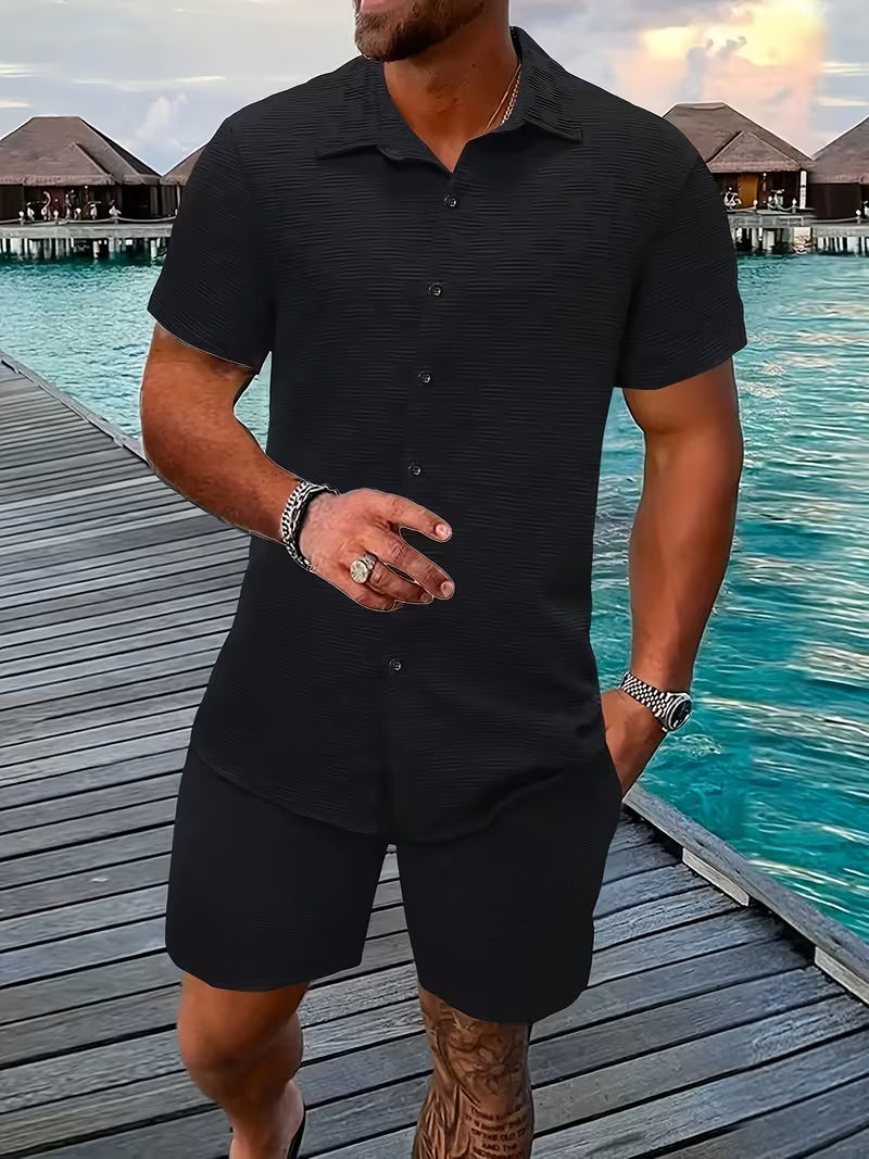 Coordinated men's summer two-piece outfit: button shirt & matching shorts. Ideal for warm weather and style.
