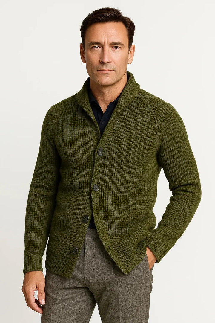Elegant men's button cardigan, ideal for a refined casual look. Versatile layering piece for fall & winter.