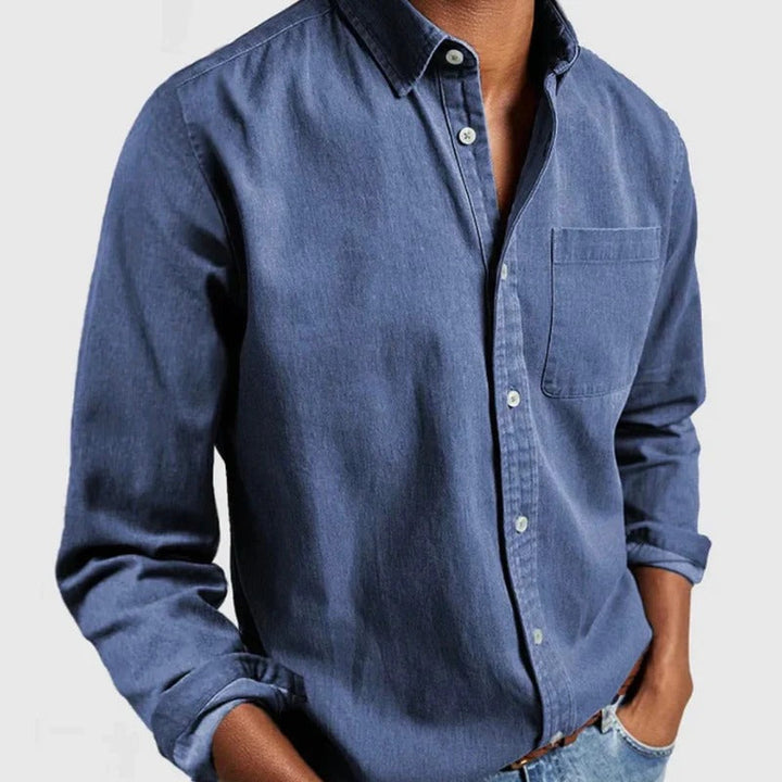 Stylish men's casual button-down shirt. Long sleeve, regular fit for a classic, comfortable everyday look. Men's fashion.