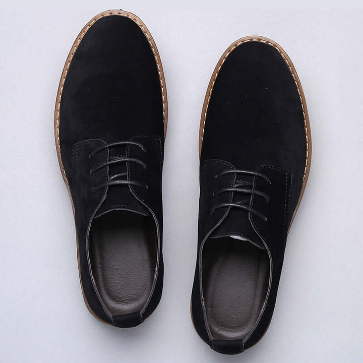 Versatile men's walking shoes, combining classic style, durability, and all-day comfort.
