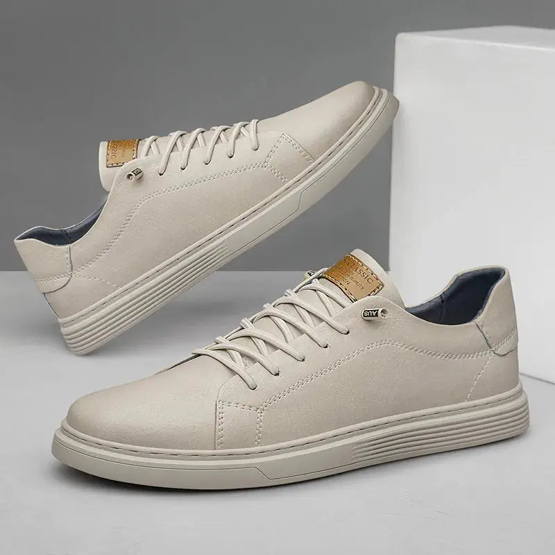 Men's classic comfort Oxford sneakers, versatile footwear for casual and smart-casual looks. Durable and stylish menshoes.