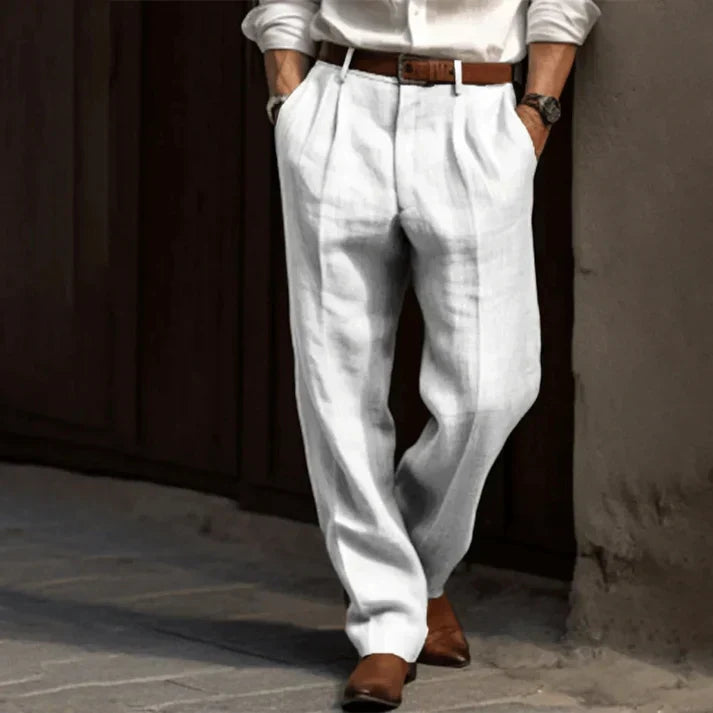 Close-up of men's chino pants with functional pockets, showcasing a relaxed fit and versatile design for men.